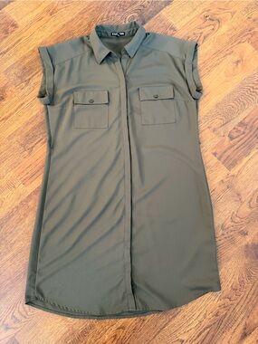 Express Lot - Work Wear - Olive Shirt Dress & White and Black Zipper Tank Blouse